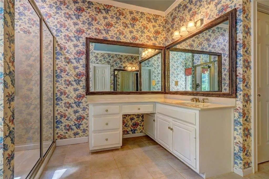 2940 Coles Way, Sandy Springs, Georgia 30350, 6 Bedrooms Bedrooms, ,4 BathroomsBathrooms,Residential,Sold,2940 Coles Way,7087343