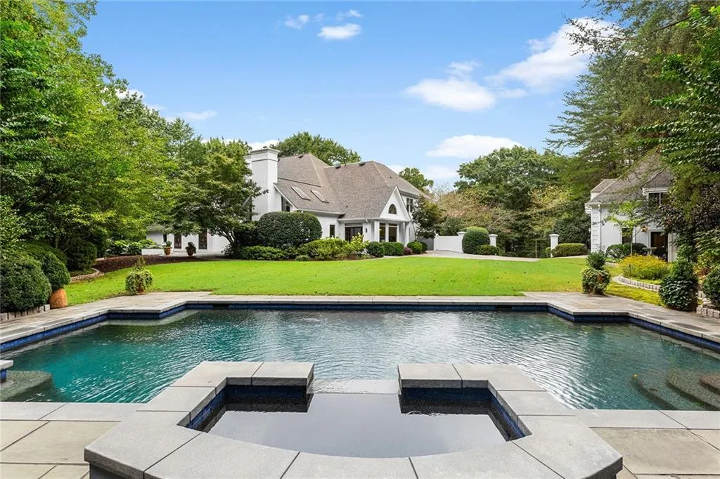 5760 Powers Ferry Road, Sandy Springs, Georgia 30327, 5 Bedrooms Bedrooms, ,4 BathroomsBathrooms,Residential,Sold,5760 Powers Ferry Road,7110893