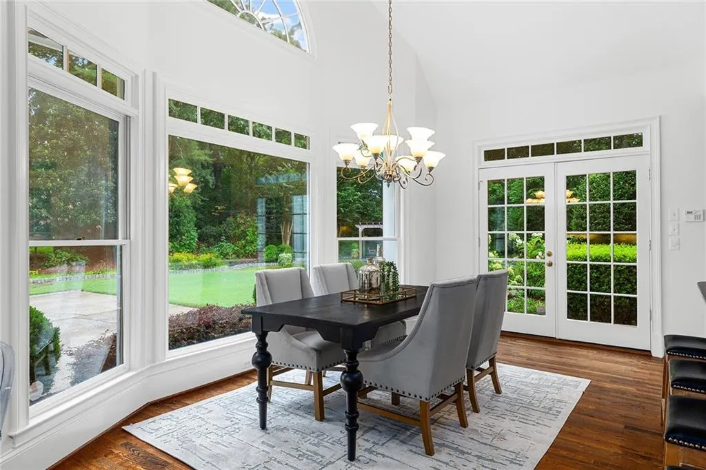 5760 Powers Ferry Road, Sandy Springs, Georgia 30327, 5 Bedrooms Bedrooms, ,4 BathroomsBathrooms,Residential,Sold,5760 Powers Ferry Road,7110893