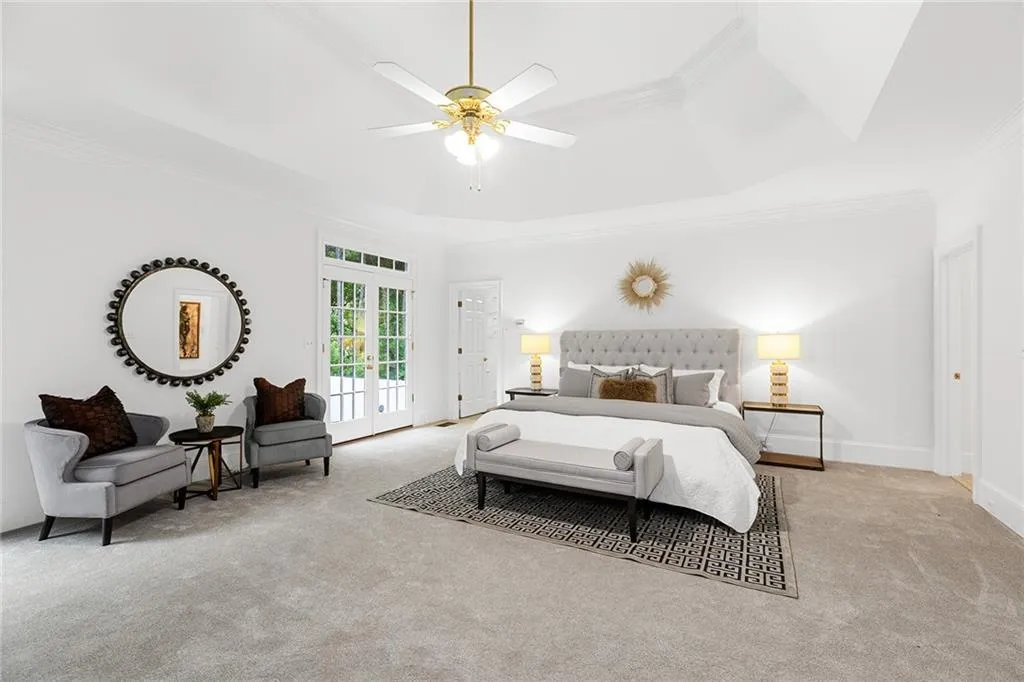 5760 Powers Ferry Road, Sandy Springs, Georgia 30327, 5 Bedrooms Bedrooms, ,4 BathroomsBathrooms,Residential,Sold,5760 Powers Ferry Road,7110893