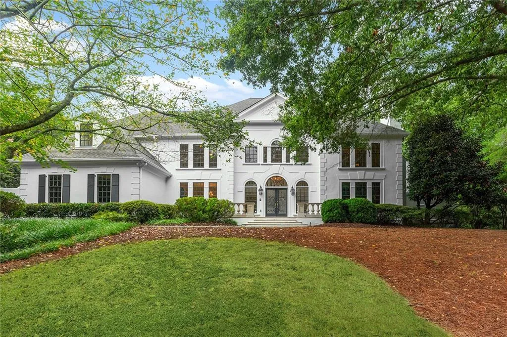 5760 Powers Ferry Road, Sandy Springs, Georgia 30327, 5 Bedrooms Bedrooms, ,4 BathroomsBathrooms,Residential,Sold,5760 Powers Ferry Road,7110893