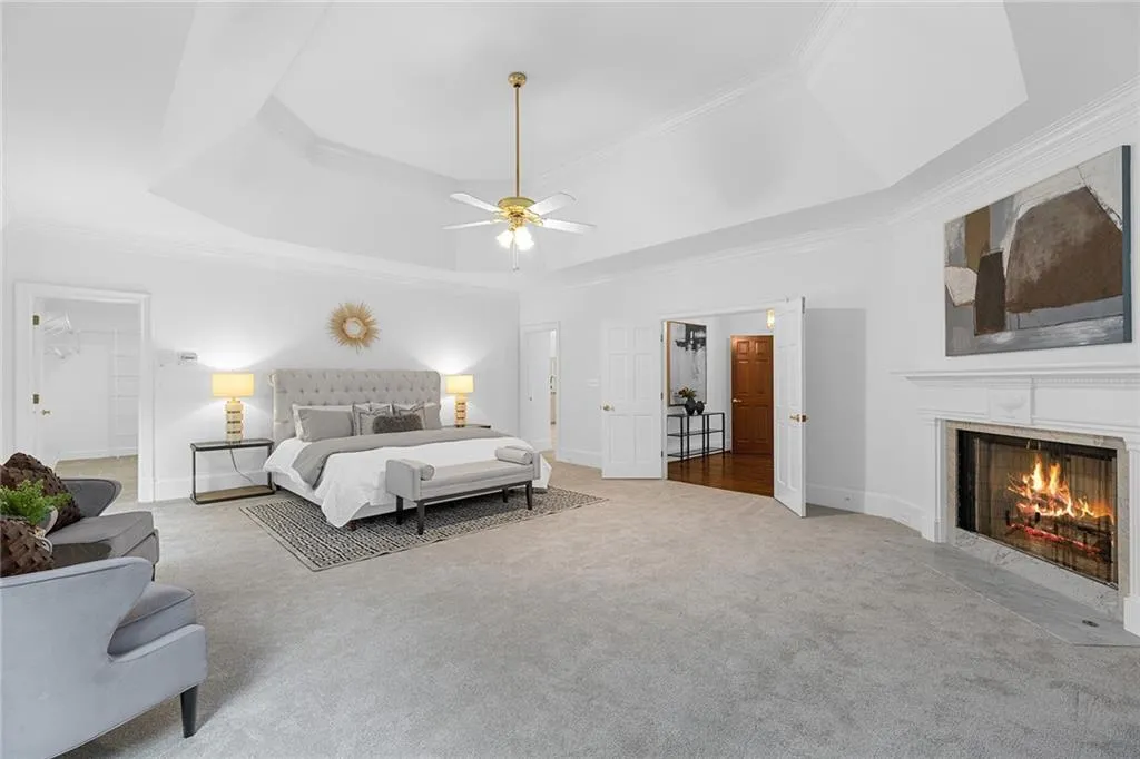 5760 Powers Ferry Road, Sandy Springs, Georgia 30327, 5 Bedrooms Bedrooms, ,4 BathroomsBathrooms,Residential,Sold,5760 Powers Ferry Road,7110893