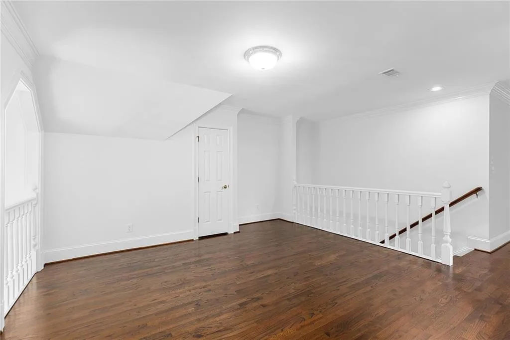5760 Powers Ferry Road, Sandy Springs, Georgia 30327, 5 Bedrooms Bedrooms, ,4 BathroomsBathrooms,Residential,Sold,5760 Powers Ferry Road,7110893