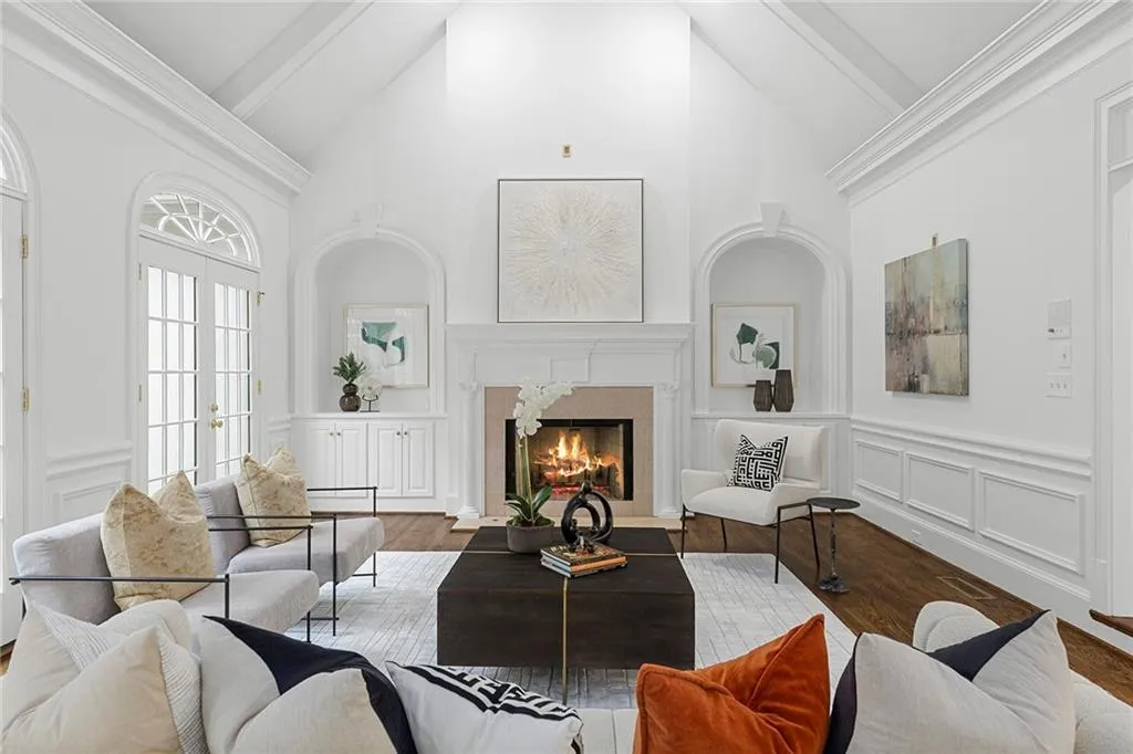 5760 Powers Ferry Road, Sandy Springs, Georgia 30327, 5 Bedrooms Bedrooms, ,4 BathroomsBathrooms,Residential,Sold,5760 Powers Ferry Road,7110893