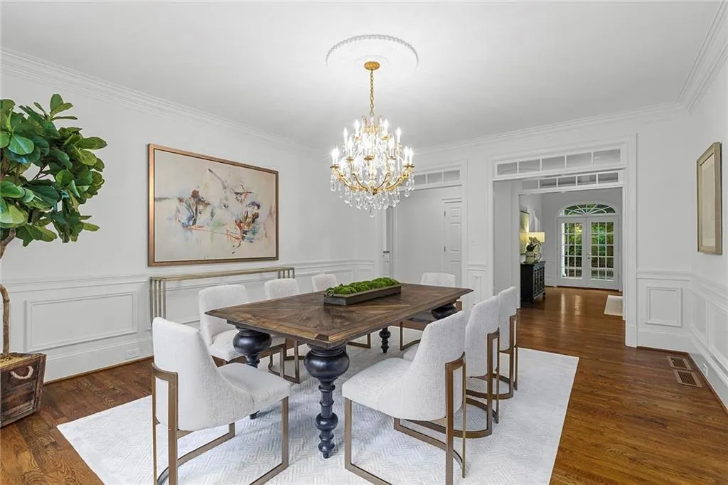 5760 Powers Ferry Road, Sandy Springs, Georgia 30327, 5 Bedrooms Bedrooms, ,4 BathroomsBathrooms,Residential,Sold,5760 Powers Ferry Road,7110893