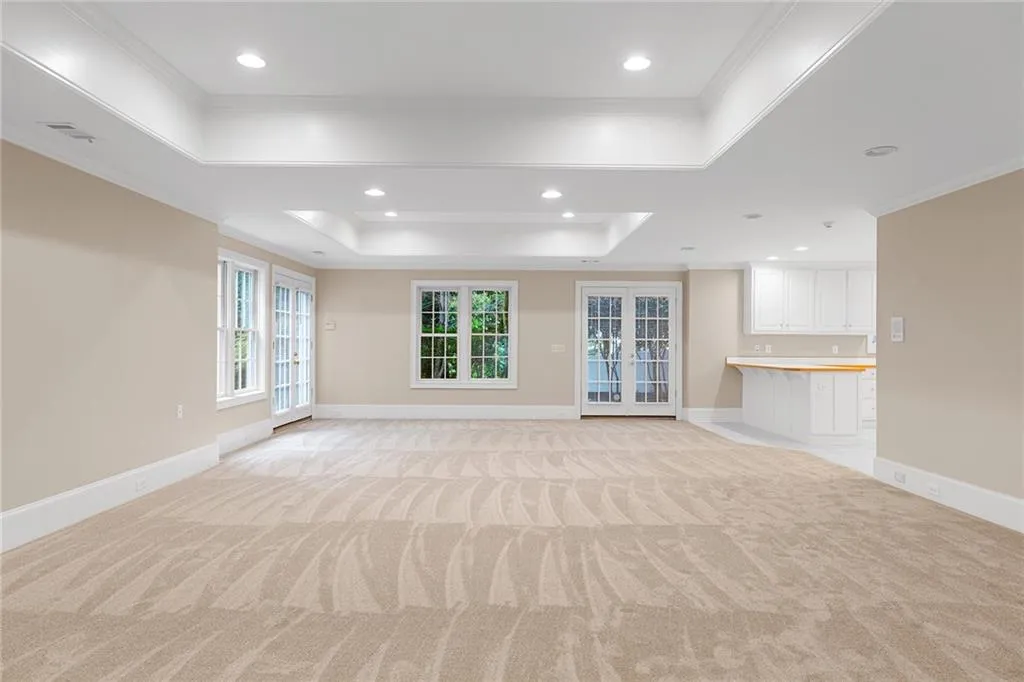 5760 Powers Ferry Road, Sandy Springs, Georgia 30327, 5 Bedrooms Bedrooms, ,4 BathroomsBathrooms,Residential,Sold,5760 Powers Ferry Road,7110893