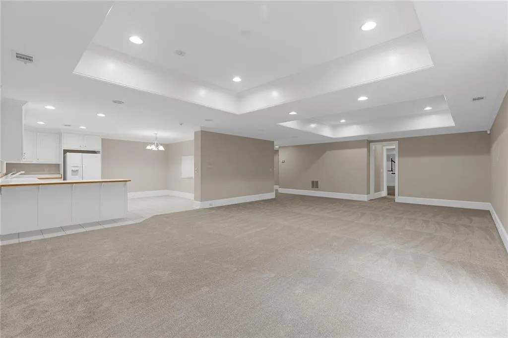 5760 Powers Ferry Road, Sandy Springs, Georgia 30327, 5 Bedrooms Bedrooms, ,4 BathroomsBathrooms,Residential,Sold,5760 Powers Ferry Road,7110893