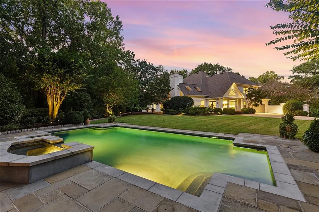 5760 Powers Ferry Road, Sandy Springs, Georgia 30327, 5 Bedrooms Bedrooms, ,4 BathroomsBathrooms,Residential,Sold,5760 Powers Ferry Road,7110893
