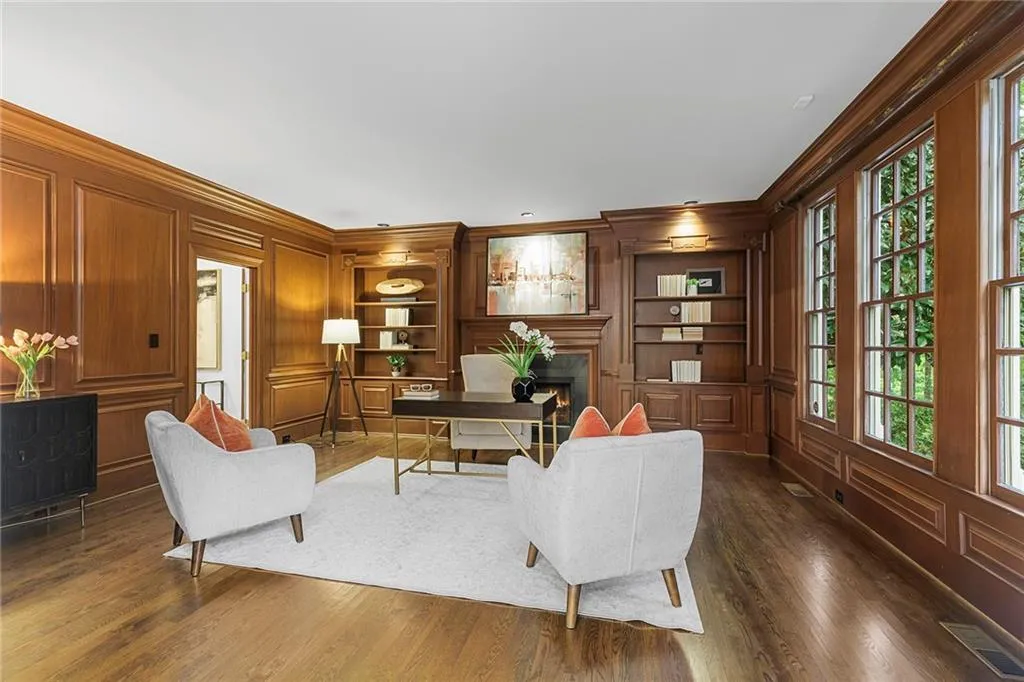 5760 Powers Ferry Road, Sandy Springs, Georgia 30327, 5 Bedrooms Bedrooms, ,4 BathroomsBathrooms,Residential,Sold,5760 Powers Ferry Road,7110893