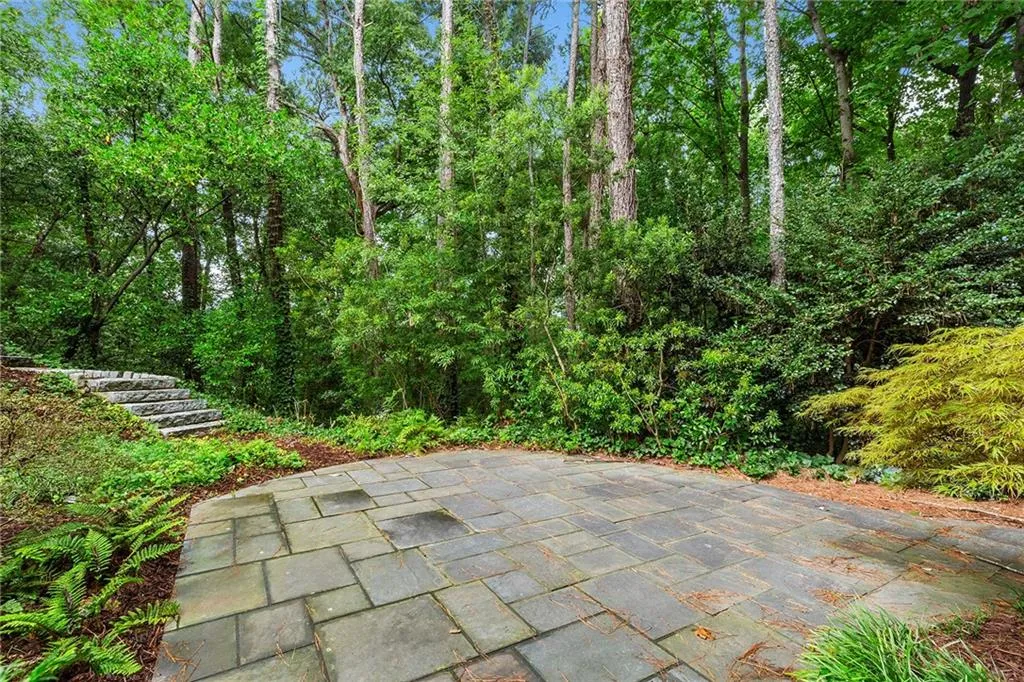 5760 Powers Ferry Road, Sandy Springs, Georgia 30327, 5 Bedrooms Bedrooms, ,4 BathroomsBathrooms,Residential,Sold,5760 Powers Ferry Road,7110893