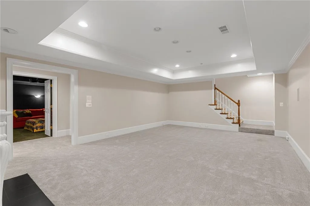 5760 Powers Ferry Road, Sandy Springs, Georgia 30327, 5 Bedrooms Bedrooms, ,4 BathroomsBathrooms,Residential,Sold,5760 Powers Ferry Road,7110893