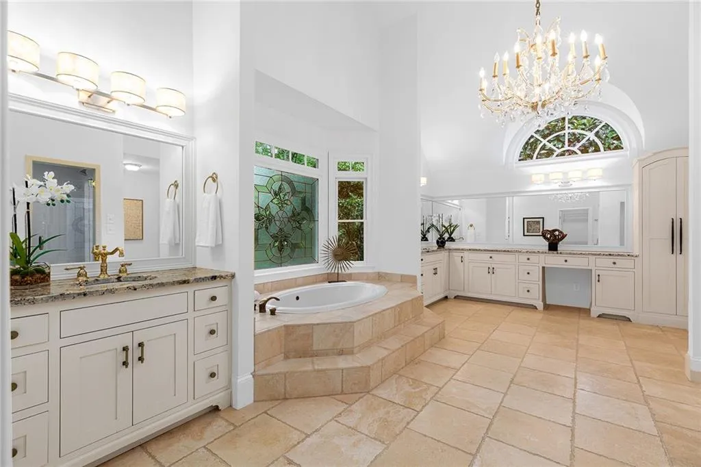5760 Powers Ferry Road, Sandy Springs, Georgia 30327, 5 Bedrooms Bedrooms, ,4 BathroomsBathrooms,Residential,Sold,5760 Powers Ferry Road,7110893