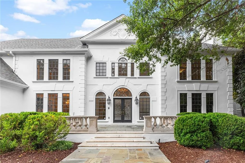 5760 Powers Ferry Road, Sandy Springs, Georgia 30327, 5 Bedrooms Bedrooms, ,4 BathroomsBathrooms,Residential,Sold,5760 Powers Ferry Road,7110893