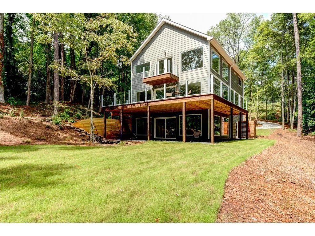 1601 Huntingdon Trail, Sandy Springs, Georgia 30350, 6 Bedrooms Bedrooms, ,4 BathroomsBathrooms,Residential,Sold,1601 Huntingdon Trail,5671437