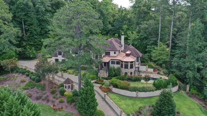 760 Londonberry Road Nw, Atlanta, Georgia 30327, 7 Bedrooms Bedrooms, ,7 BathroomsBathrooms,Residential,Sold,760 Londonberry Road Nw,6606832