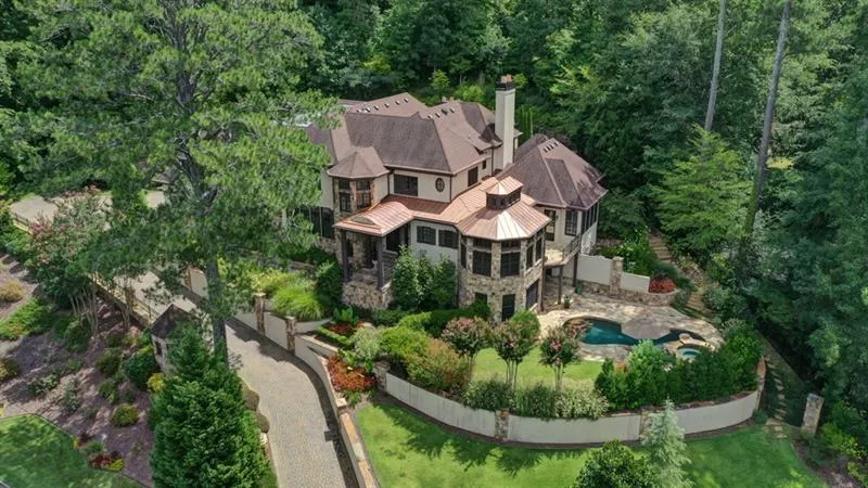 760 Londonberry Road Nw, Atlanta, Georgia 30327, 7 Bedrooms Bedrooms, ,7 BathroomsBathrooms,Residential,Sold,760 Londonberry Road Nw,6606832