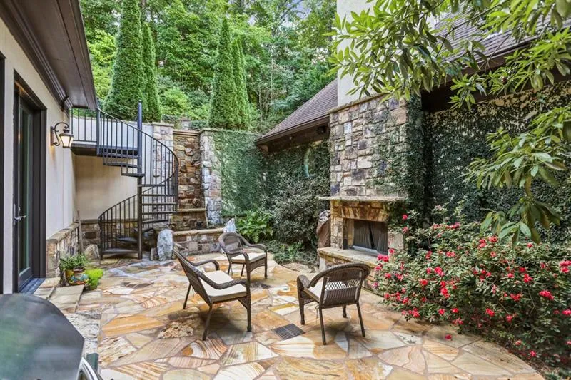 760 Londonberry Road Nw, Atlanta, Georgia 30327, 7 Bedrooms Bedrooms, ,7 BathroomsBathrooms,Residential,Sold,760 Londonberry Road Nw,6606832