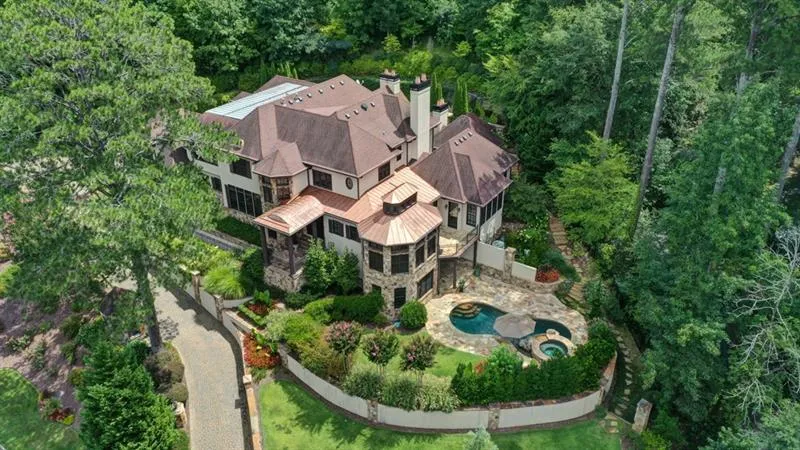 760 Londonberry Road Nw, Atlanta, Georgia 30327, 7 Bedrooms Bedrooms, ,7 BathroomsBathrooms,Residential,Sold,760 Londonberry Road Nw,6606832