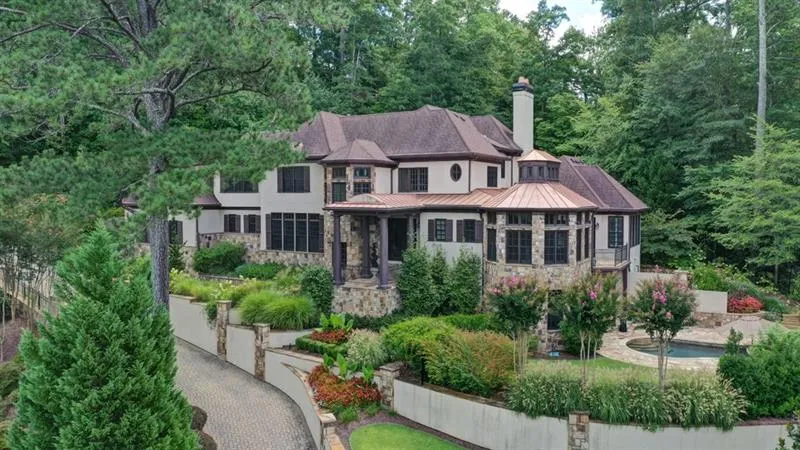 760 Londonberry Road Nw, Atlanta, Georgia 30327, 7 Bedrooms Bedrooms, ,7 BathroomsBathrooms,Residential,Sold,760 Londonberry Road Nw,6606832