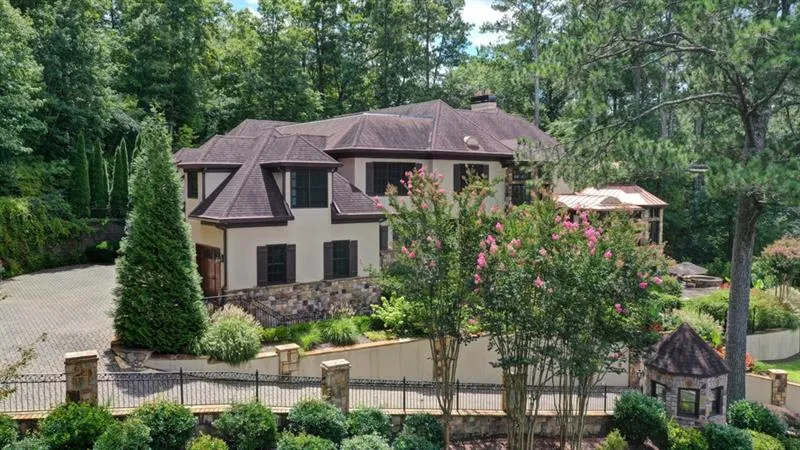 760 Londonberry Road Nw, Atlanta, Georgia 30327, 7 Bedrooms Bedrooms, ,7 BathroomsBathrooms,Residential,Sold,760 Londonberry Road Nw,6606832