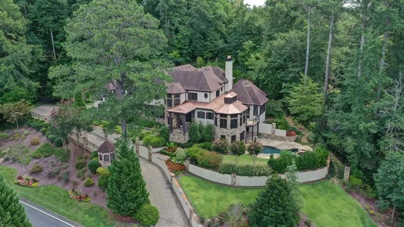 760 Londonberry Road Nw, Atlanta, Georgia 30327, 7 Bedrooms Bedrooms, ,7 BathroomsBathrooms,Residential,Sold,760 Londonberry Road Nw,6606832