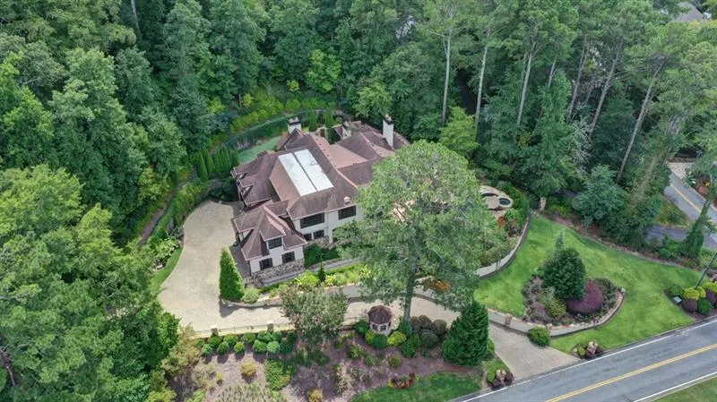 760 Londonberry Road Nw, Atlanta, Georgia 30327, 7 Bedrooms Bedrooms, ,7 BathroomsBathrooms,Residential,Sold,760 Londonberry Road Nw,6606832