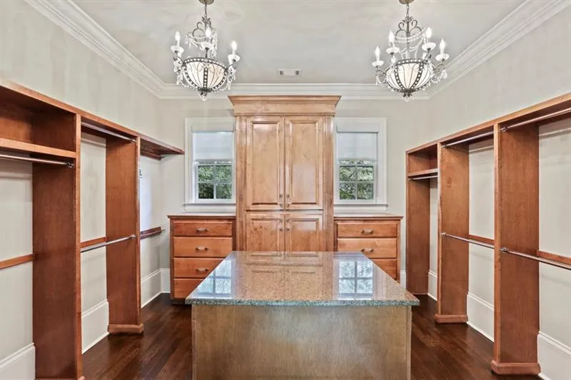 760 Londonberry Road Nw, Atlanta, Georgia 30327, 7 Bedrooms Bedrooms, ,7 BathroomsBathrooms,Residential,Sold,760 Londonberry Road Nw,6606832
