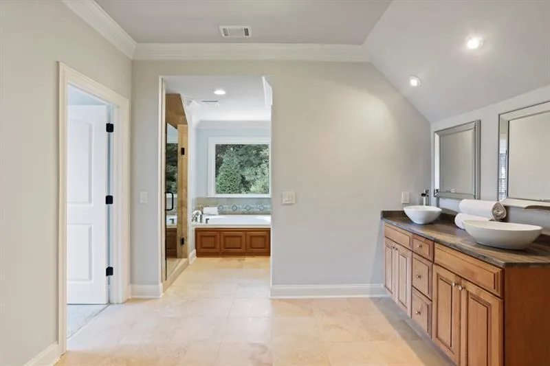 760 Londonberry Road Nw, Atlanta, Georgia 30327, 7 Bedrooms Bedrooms, ,7 BathroomsBathrooms,Residential,Sold,760 Londonberry Road Nw,6606832