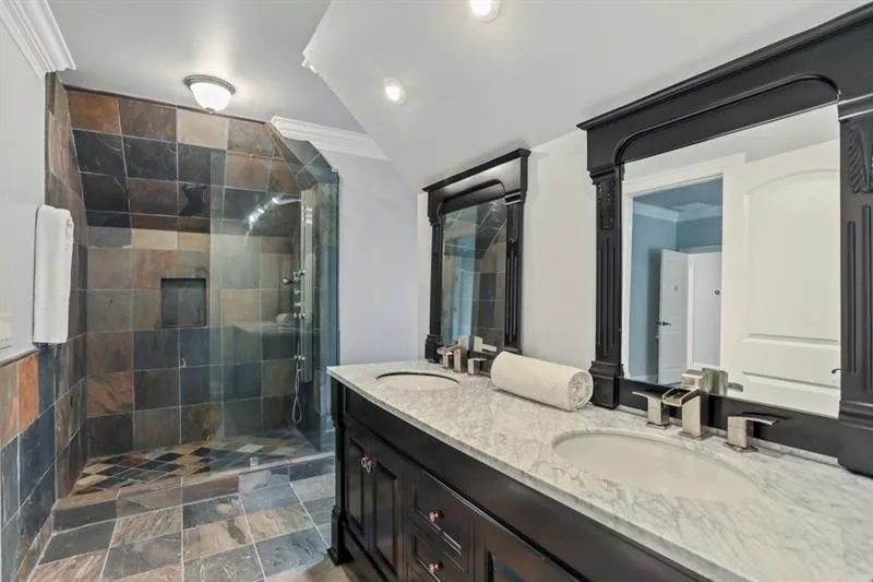 760 Londonberry Road Nw, Atlanta, Georgia 30327, 7 Bedrooms Bedrooms, ,7 BathroomsBathrooms,Residential,Sold,760 Londonberry Road Nw,6606832