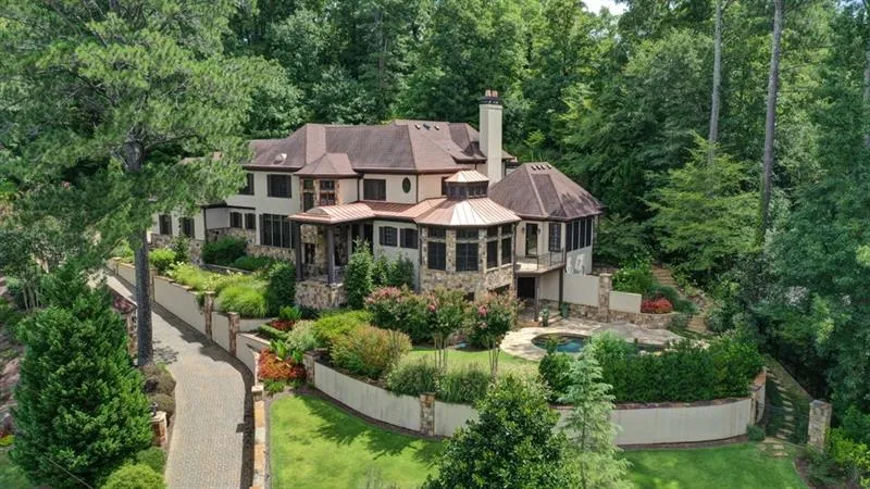 760 Londonberry Road Nw, Atlanta, Georgia 30327, 7 Bedrooms Bedrooms, ,7 BathroomsBathrooms,Residential,Sold,760 Londonberry Road Nw,6606832