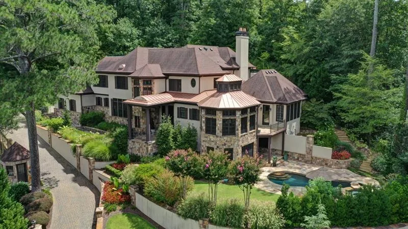 760 Londonberry Road Nw, Atlanta, Georgia 30327, 7 Bedrooms Bedrooms, ,7 BathroomsBathrooms,Residential,Sold,760 Londonberry Road Nw,6606832
