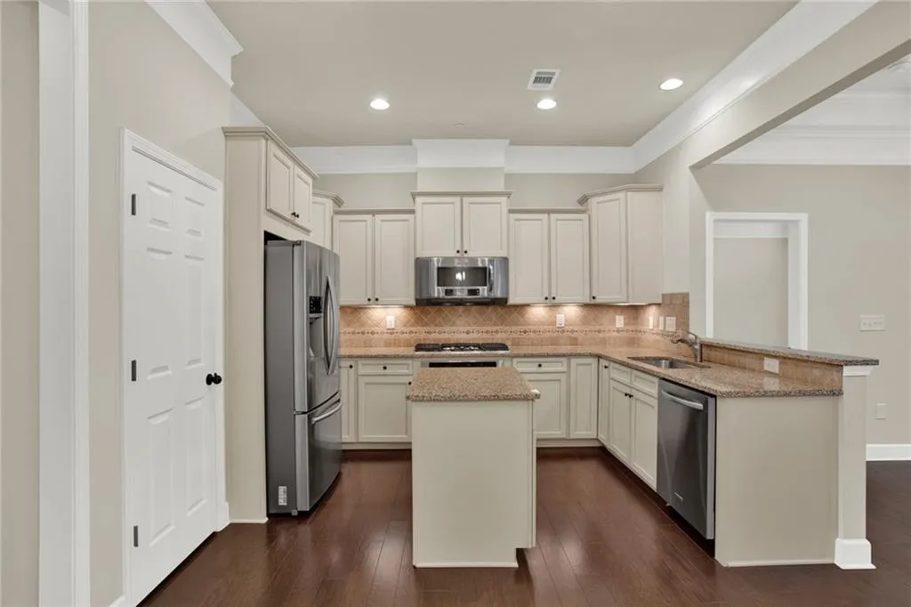 112 Bradford Drive, Atlanta, Georgia 30328, 4 Bedrooms Bedrooms, ,3 BathroomsBathrooms,Residential,Sold,112 Bradford Drive,7207990