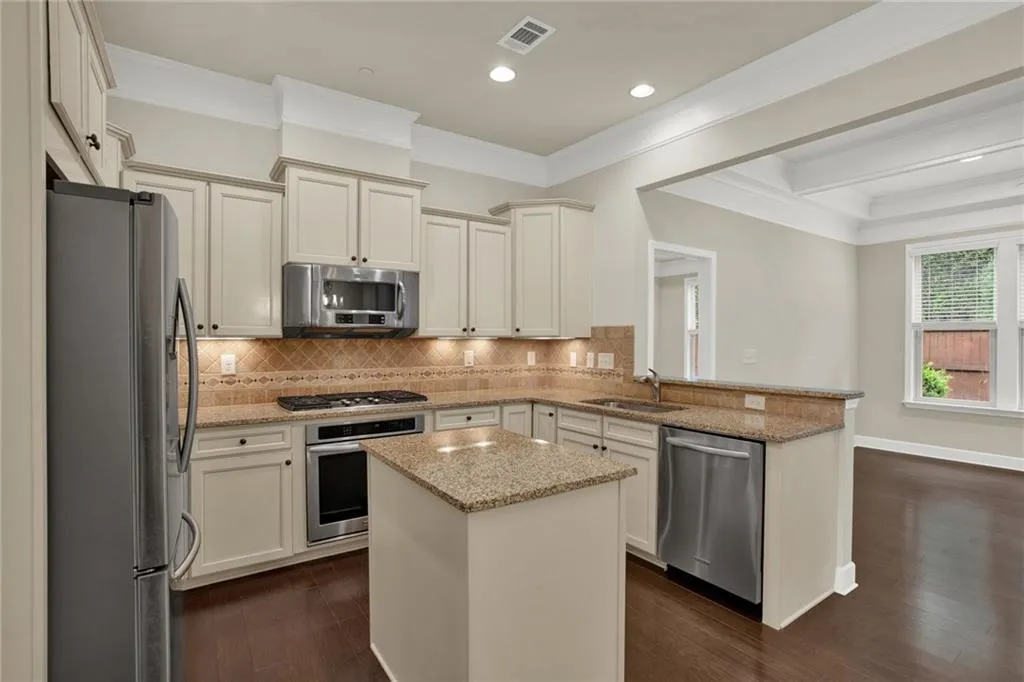 112 Bradford Drive, Atlanta, Georgia 30328, 4 Bedrooms Bedrooms, ,3 BathroomsBathrooms,Residential,Sold,112 Bradford Drive,7207990