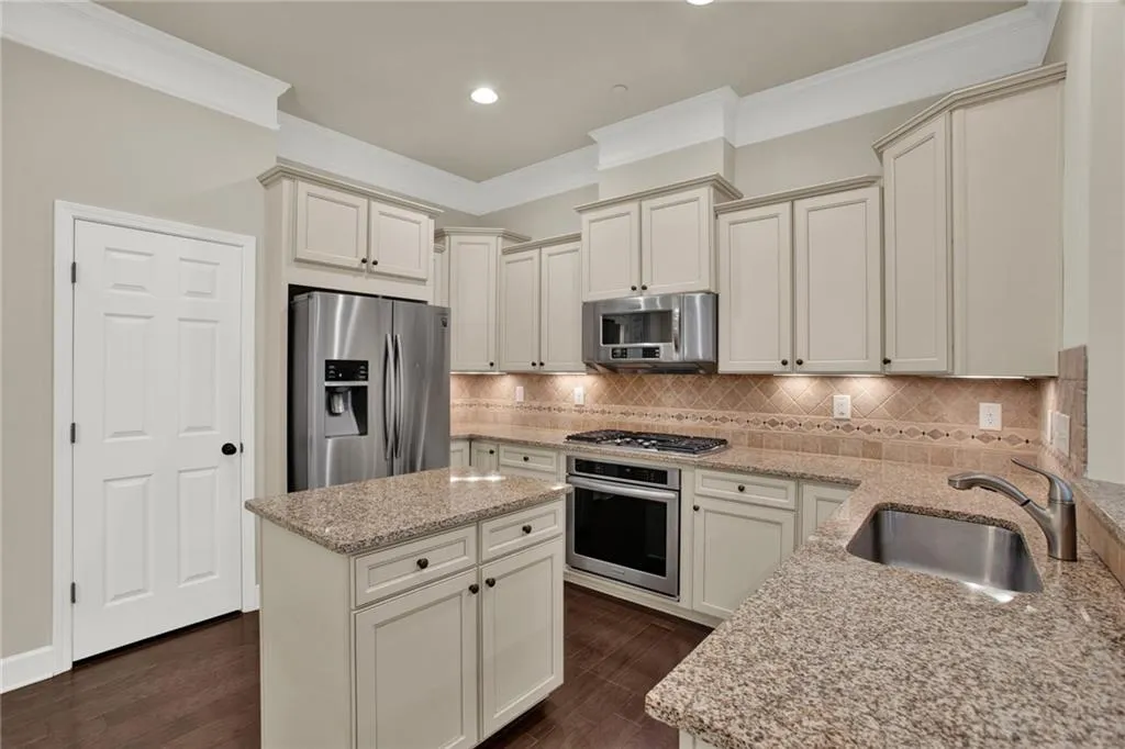 112 Bradford Drive, Atlanta, Georgia 30328, 4 Bedrooms Bedrooms, ,3 BathroomsBathrooms,Residential,Sold,112 Bradford Drive,7207990