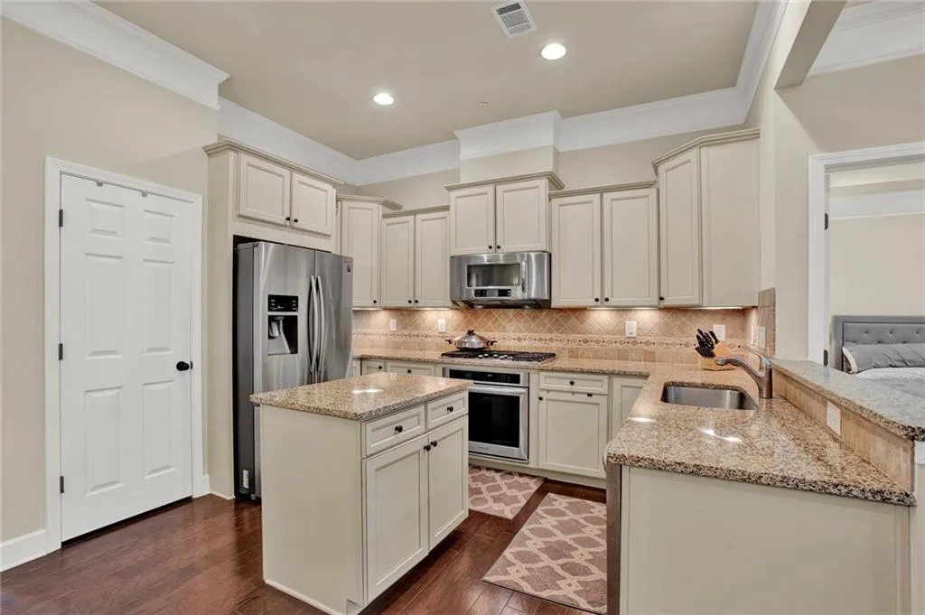 112 Bradford Drive, Atlanta, Georgia 30328, 4 Bedrooms Bedrooms, ,3 BathroomsBathrooms,Residential,Sold,112 Bradford Drive,7207990