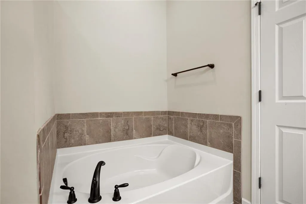 112 Bradford Drive, Atlanta, Georgia 30328, 4 Bedrooms Bedrooms, ,3 BathroomsBathrooms,Residential,Sold,112 Bradford Drive,7207990
