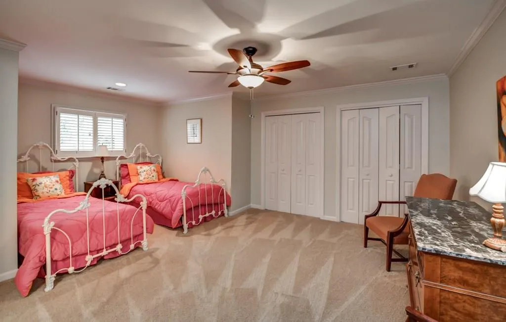 5490 Powers Overlook Court, Sandy Springs, Georgia 30327, 4 Bedrooms Bedrooms, ,3 BathroomsBathrooms,Residential,Sold,5490 Powers Overlook Court,5993382