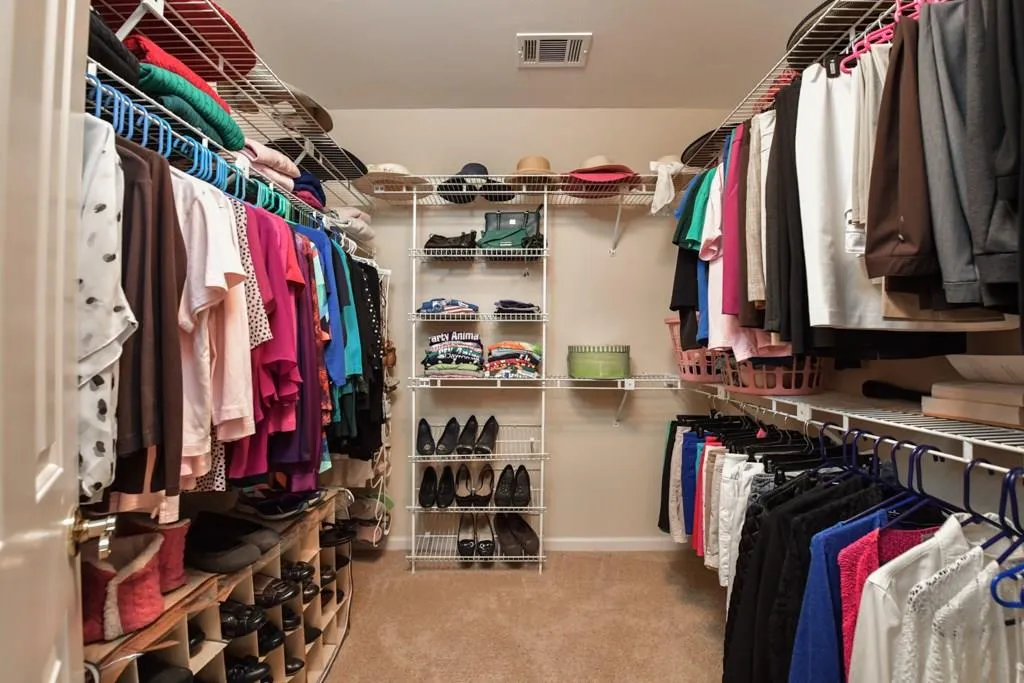 5490 Powers Overlook Court, Sandy Springs, Georgia 30327, 4 Bedrooms Bedrooms, ,3 BathroomsBathrooms,Residential,Sold,5490 Powers Overlook Court,5993382