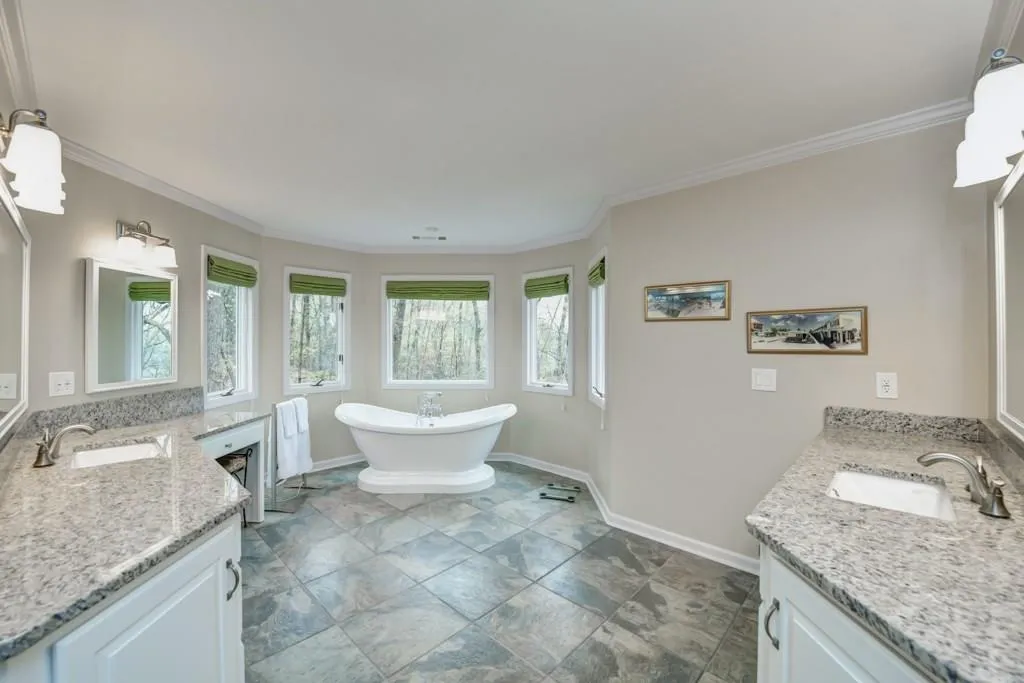 5490 Powers Overlook Court, Sandy Springs, Georgia 30327, 4 Bedrooms Bedrooms, ,3 BathroomsBathrooms,Residential,Sold,5490 Powers Overlook Court,5993382