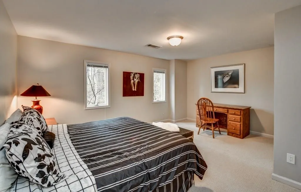 5490 Powers Overlook Court, Sandy Springs, Georgia 30327, 4 Bedrooms Bedrooms, ,3 BathroomsBathrooms,Residential,Sold,5490 Powers Overlook Court,5993382