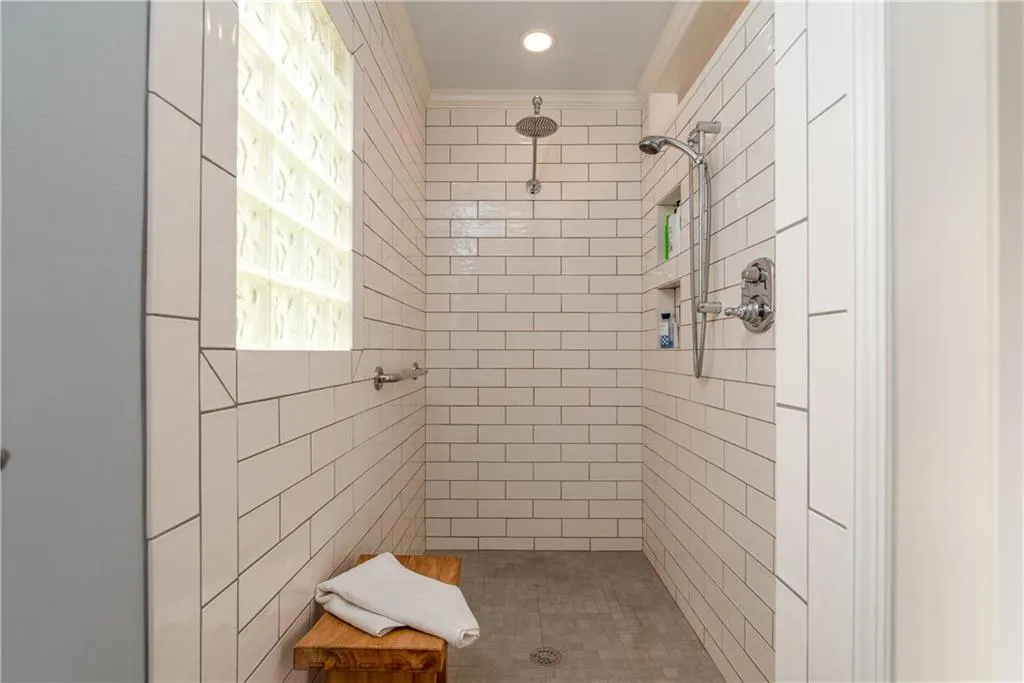 7740 Dunvegan Close, Sandy Springs, Georgia 30350, 4 Bedrooms Bedrooms, ,4 BathroomsBathrooms,Residential,Sold,7740 Dunvegan Close,6881750