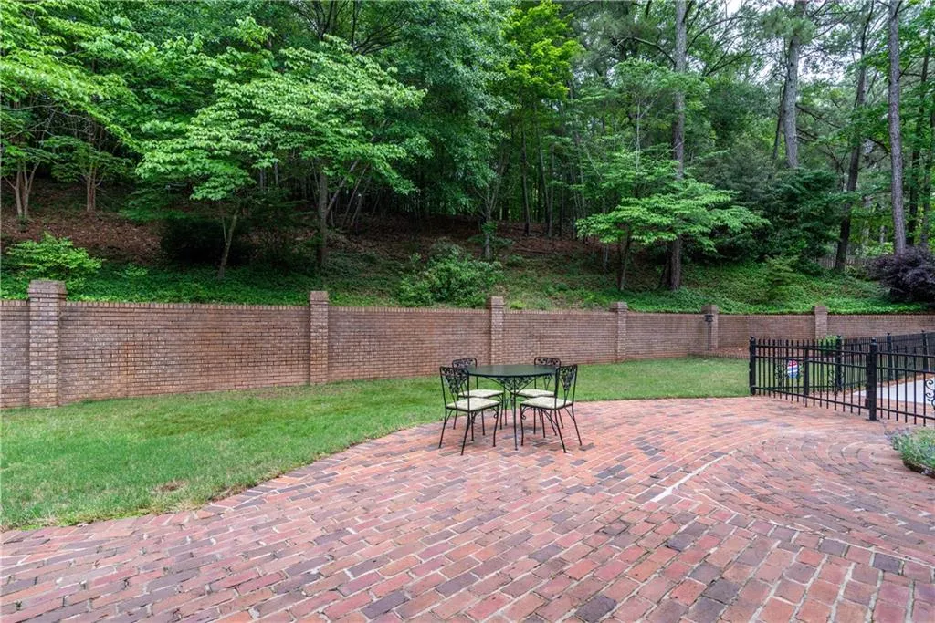 7740 Dunvegan Close, Sandy Springs, Georgia 30350, 4 Bedrooms Bedrooms, ,4 BathroomsBathrooms,Residential,Sold,7740 Dunvegan Close,6881750