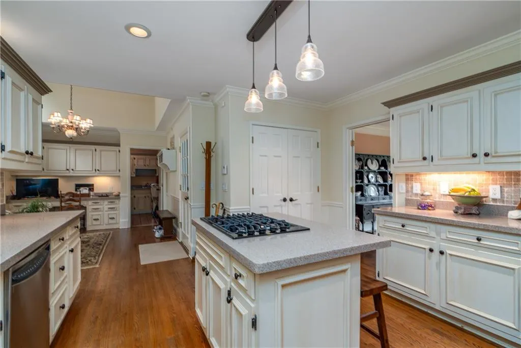 7740 Dunvegan Close, Sandy Springs, Georgia 30350, 4 Bedrooms Bedrooms, ,4 BathroomsBathrooms,Residential,Sold,7740 Dunvegan Close,6881750