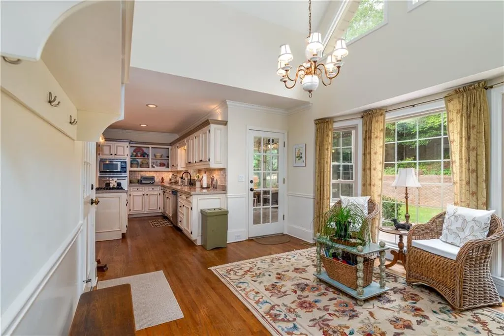 7740 Dunvegan Close, Sandy Springs, Georgia 30350, 4 Bedrooms Bedrooms, ,4 BathroomsBathrooms,Residential,Sold,7740 Dunvegan Close,6881750