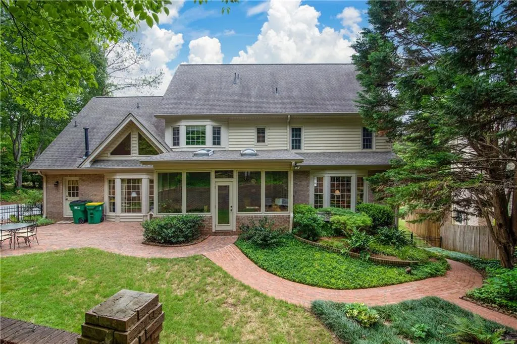 7740 Dunvegan Close, Sandy Springs, Georgia 30350, 4 Bedrooms Bedrooms, ,4 BathroomsBathrooms,Residential,Sold,7740 Dunvegan Close,6881750