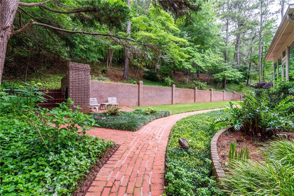 7740 Dunvegan Close, Sandy Springs, Georgia 30350, 4 Bedrooms Bedrooms, ,4 BathroomsBathrooms,Residential,Sold,7740 Dunvegan Close,6881750