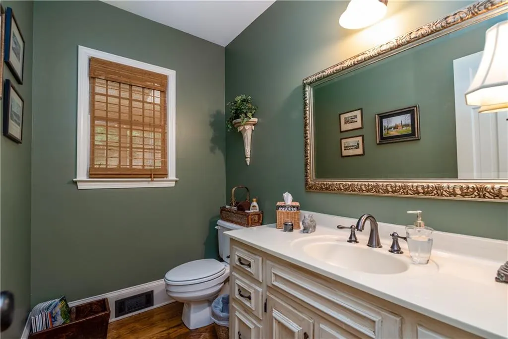 7740 Dunvegan Close, Sandy Springs, Georgia 30350, 4 Bedrooms Bedrooms, ,4 BathroomsBathrooms,Residential,Sold,7740 Dunvegan Close,6881750