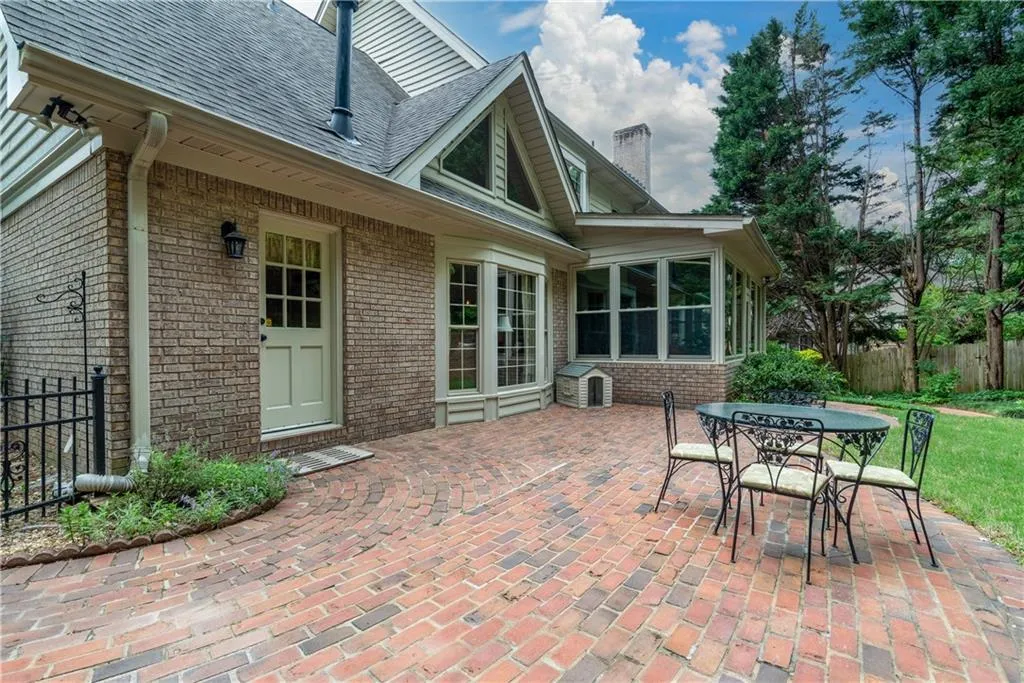 7740 Dunvegan Close, Sandy Springs, Georgia 30350, 4 Bedrooms Bedrooms, ,4 BathroomsBathrooms,Residential,Sold,7740 Dunvegan Close,6881750