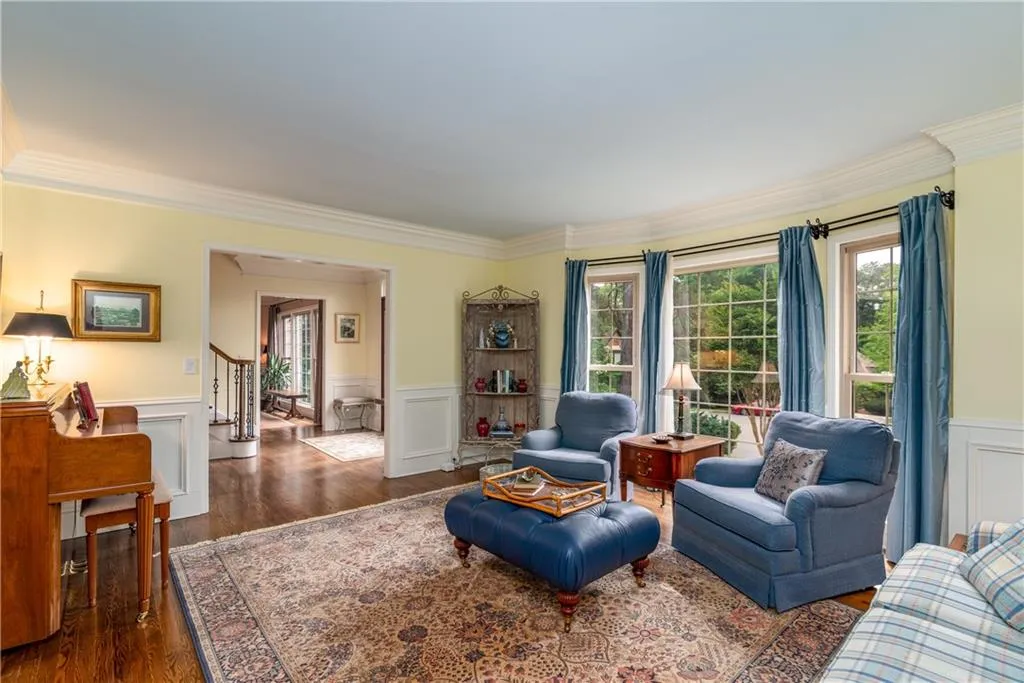 7740 Dunvegan Close, Sandy Springs, Georgia 30350, 4 Bedrooms Bedrooms, ,4 BathroomsBathrooms,Residential,Sold,7740 Dunvegan Close,6881750