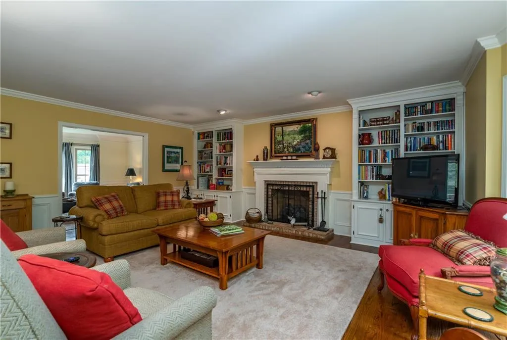 7740 Dunvegan Close, Sandy Springs, Georgia 30350, 4 Bedrooms Bedrooms, ,4 BathroomsBathrooms,Residential,Sold,7740 Dunvegan Close,6881750